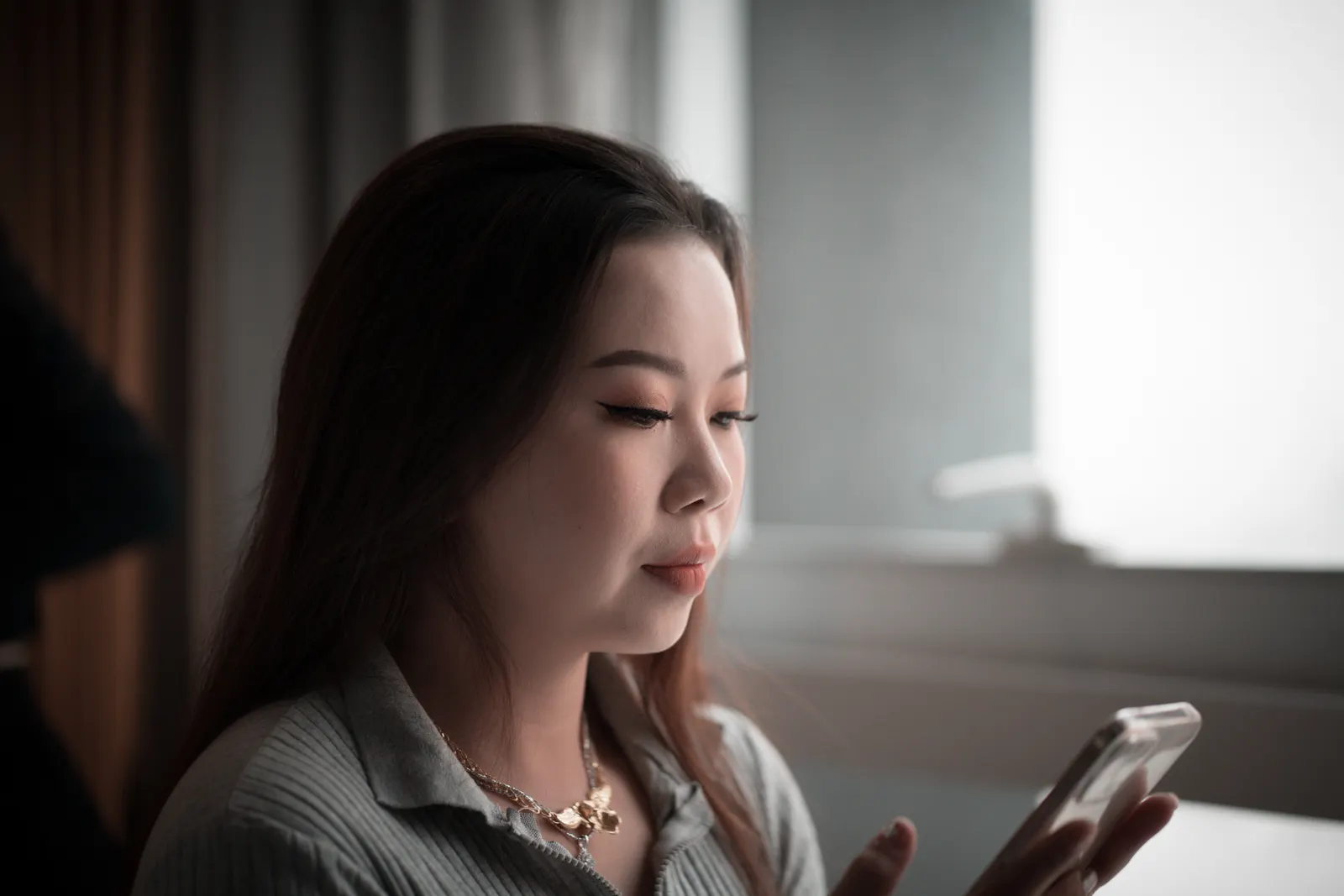 Framing a photograph with a smartphone camera